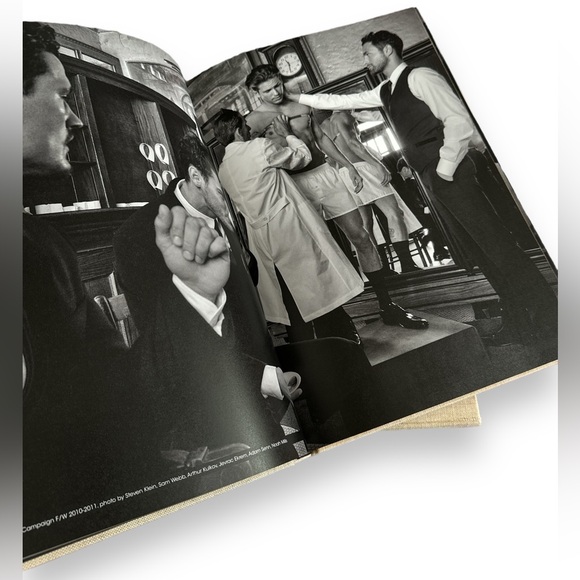 First Edition (2011) Icons Dolce & Gabbana 1990 - 2010 Hardcover Book - Picture 12 of 14